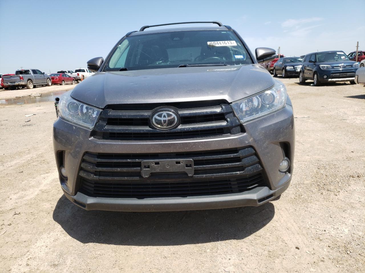 2017 TOYOTA HIGHLANDER SE