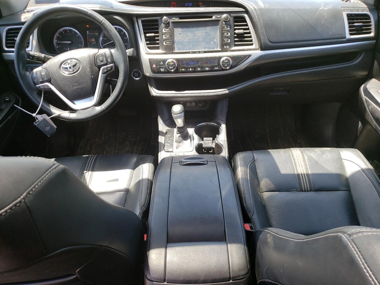 2017 TOYOTA HIGHLANDER SE