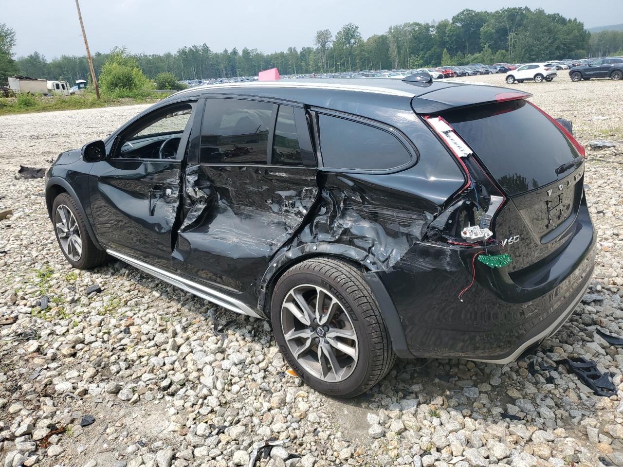 2018 VOLVO V60 CROSS COUNTRY PREMIER