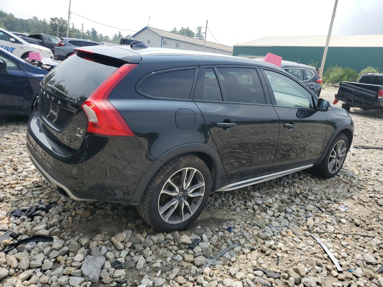 2018 VOLVO V60 CROSS COUNTRY PREMIER