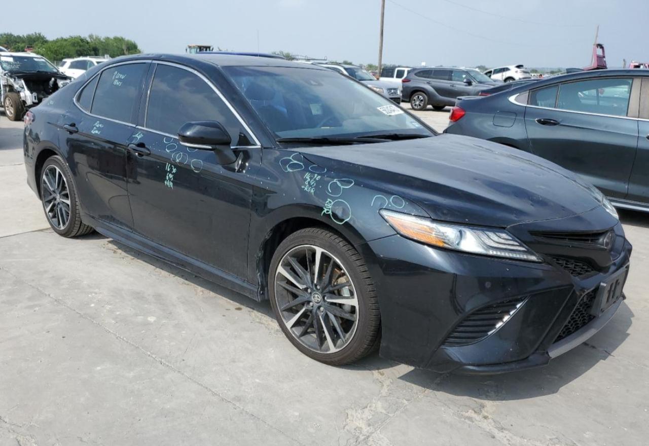 2018 TOYOTA CAMRY XSE